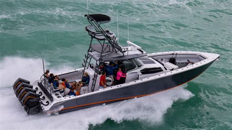 50 Great Center Console Fishing Boats .